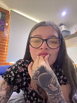 KoraSweett online show from February 6, 7:28 pm