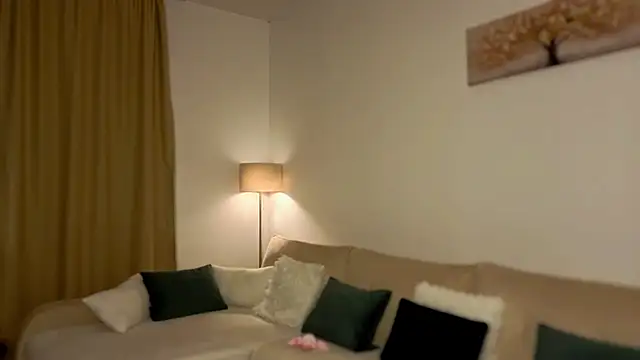 Snapshot of aerisblue chatting on September 23, 8:01 pm aerisblue online show from September 23, 8:01 pm