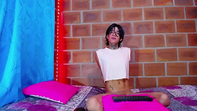 Snapshot of bellamy_094 chatting on October 15, 10:10 pm bellamy 094 online show from October 15, 10:10 pm