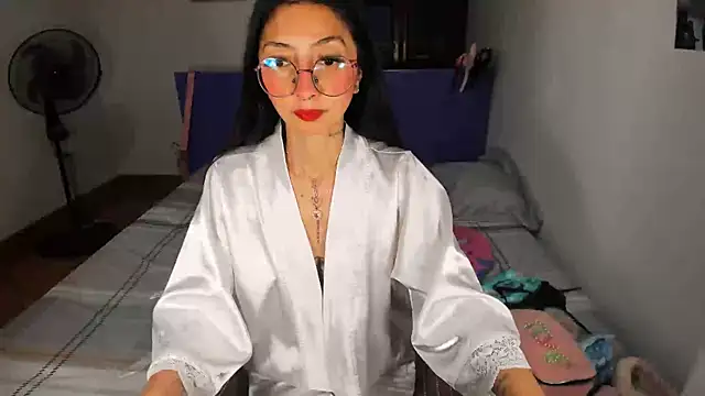 Snapshot of Anais_lux chatting on May 15, 11:34 pm Anais lux online show from May 15, 11:34 pm