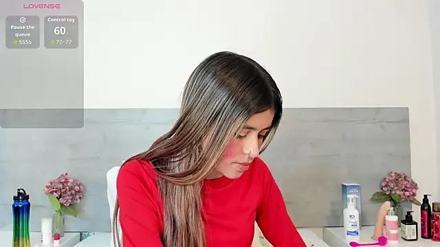 sunnyWhitee online show from April 20, 7:15 pm