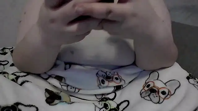 sarahcakes223 online show from April 19, 12:22 am