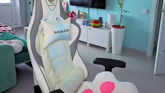 Im suka online show from April 6, 3:15 am