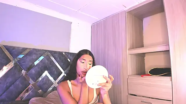Snapshot of candice777 chatting on September 19, 1:23 pm candice777 online show from September 19, 1:23 pm