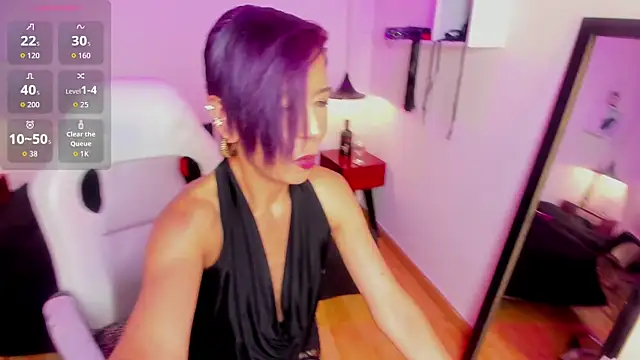 Snapshot of Trinityy__ chatting on July 18, 7:50 pm Trinityy online show from July 18, 7:50 pm