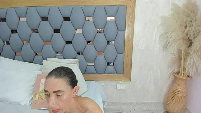 crystal sm online show from November 24, 3:06 am