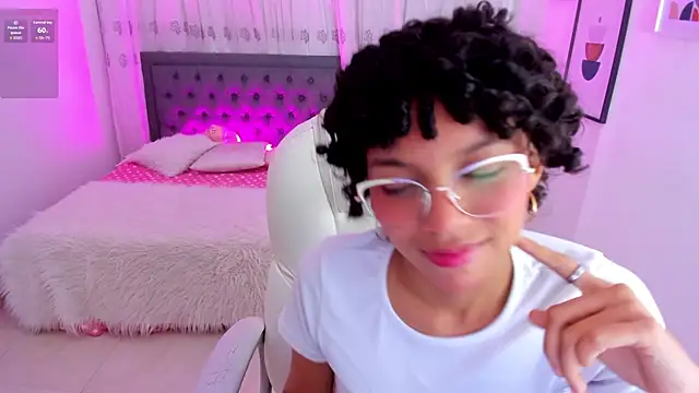 aitana kahlo online show from September 12, 10:48 am