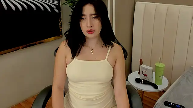 Snapshot of Skyyle_ chatting on June 17, 1:12 pm Skyyle online show from June 17, 1:12 pm