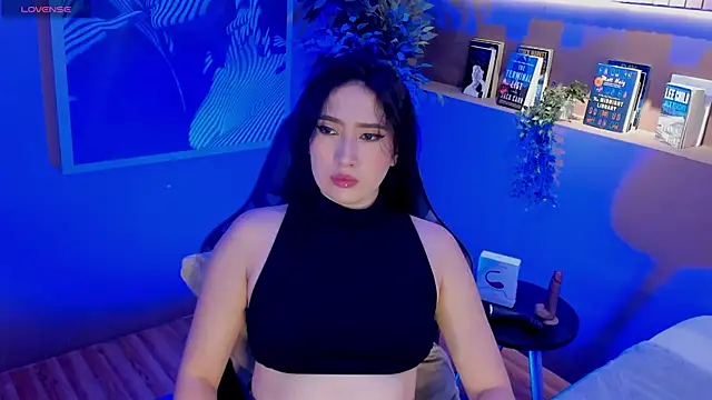 Snapshot of Skyyle_ chatting on July 14, 1:39 pm Skyyle online show from July 14, 1:39 pm