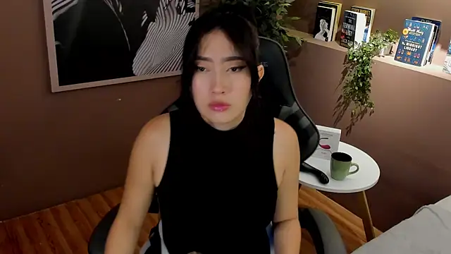 Snapshot of Skyyle_ chatting on July 16, 1:28 pm Skyyle online show from July 16, 1:28 pm