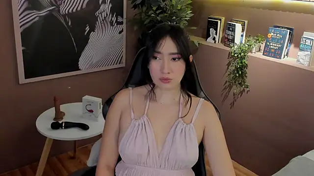 Snapshot of Skyyle_ chatting on July 17, 12:56 pm Skyyle online show from July 17, 12:56 pm