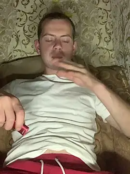 Snapshot of sal0mka chatting on September 19, 7:14 pm sal0mka online show from September 19, 7:14 pm