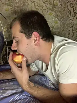 Snapshot of sal0mka chatting on October 2, 8:05 pm sal0mka online show from October 2, 8:05 pm