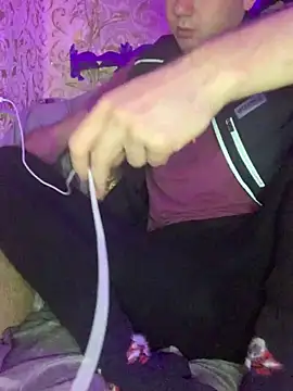 Snapshot of sal0mka chatting on October 17, 3:58 pm sal0mka online show from October 17, 3:58 pm