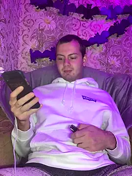 Snapshot of sal0mka chatting on October 20, 8:09 pm sal0mka online show from October 20, 8:09 pm