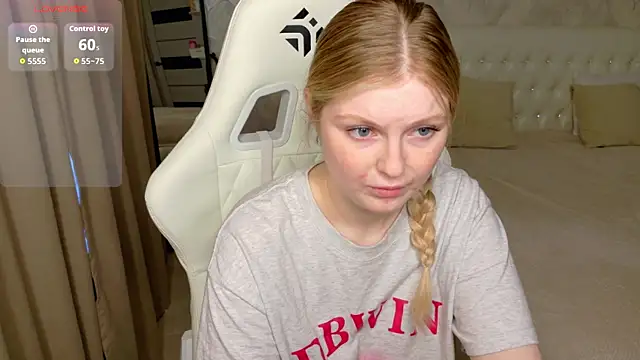 AmeliaDiamond online show from April 22, 12:35 am