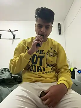 Snapshot of Noam7080z chatting on January 17, 11:37 am Noam7080z online show from January 17, 11:37 am