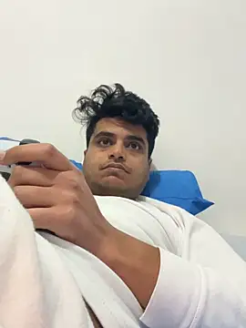 Snapshot of Noam7080z chatting on March 29, 7:36 pm Noam7080z online show from March 29, 7:36 pm