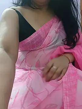 Snapshot of roshni_agrawal0 chatting on May 9, 6:13 pm roshni agrawal0 online show from May 9, 6:13 pm