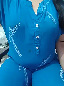 Snapshot of roshni_agrawal0 chatting on June 13, 6:44 am roshni agrawal0 online show from June 13, 6:44 am