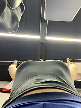 oizoe online show from December 18, 4:02 pm