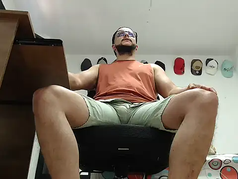 cloudsxxx online show from January 17, 2:55 pm