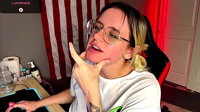 Charlies world online show from December 22, 8:50 pm