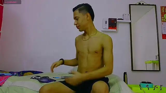 dylan apol0 online show from February 21, 3:07 am