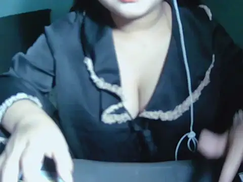Snapshot of Lily3322 chatting on July 13, 3:48 pm Lily3322 online show from July 13, 3:48 pm