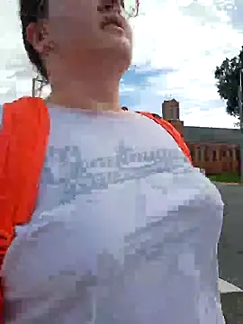 nuttiebuddy1 online show from September 16, 3:46 pm