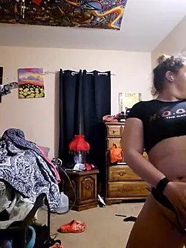 nuttiebuddy1 online show from November 5, 12:21 am