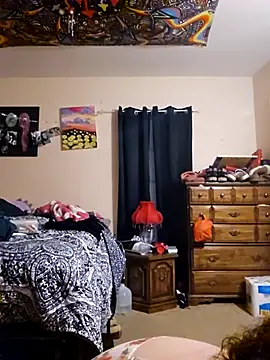 nuttiebuddy1 online show from November 8, 4:12 am