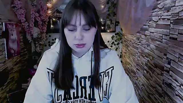 Snapshot of Amanda_Bright_ chatting on September 19, 6:37 am Amanda Bright online show from September 19, 6:37 am