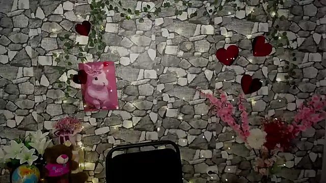 Snapshot of Amanda_Bright_ chatting on November 19, 6:13 am Amanda Bright online show from November 19, 6:13 am