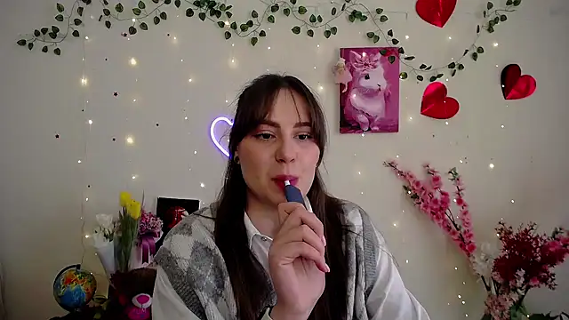 Amanda Bright  online show from March 10, 7:35 am