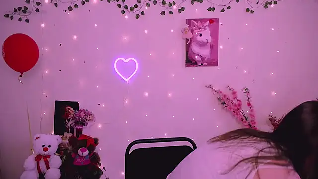 Amanda Bright  online show from April 19, 8:46 am