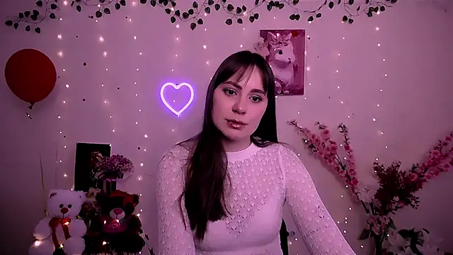 Amanda Bright  online show from April 21, 11:27 am