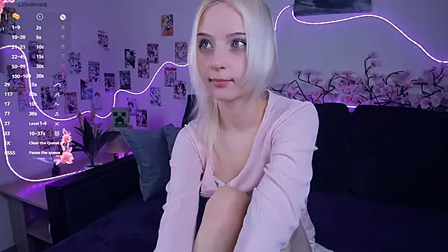 Megan--chan online show from November 20, 7:24 pm