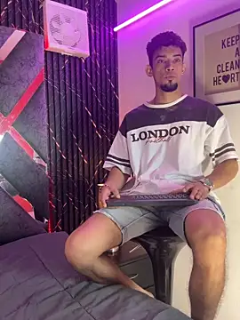 prince arthur77 online show from June 19, 1:37 pm