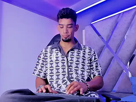 prince arthur77 online show from August 8, 1:57 pm