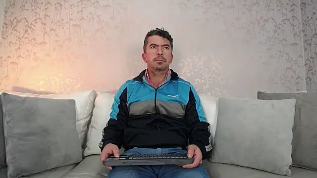 JuanKFit 45 online show from November 11, 1:33 pm