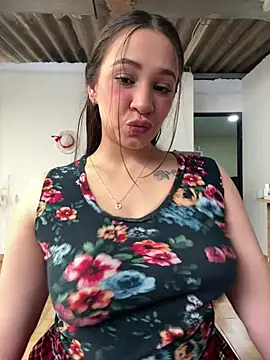 Snapshot of HinataArai chatting on May 8, 6:13 pm HinataArai online show from May 8, 6:13 pm