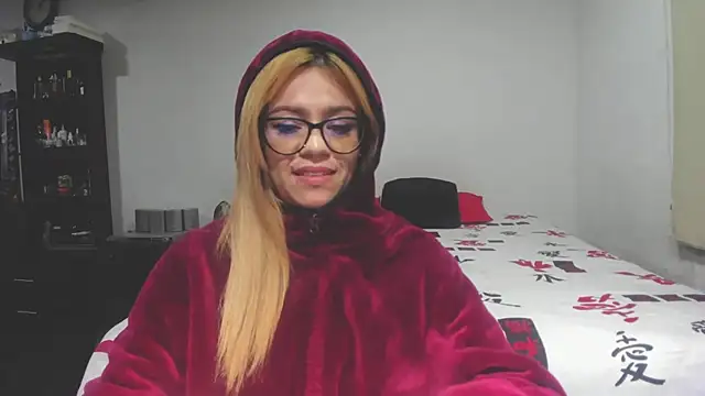 Snapshot of KATA_BLONDE chatting on October 18, 6:05 am KATA BLONDE online show from October 18, 6:05 am