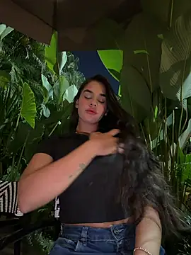 BellaLeclair online show from March 13, 11:44 pm