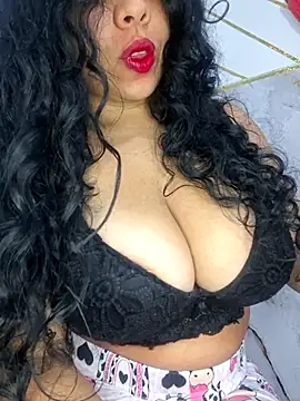 Snapshot of Yemaly_Lee chatting on April 21, 1:42 am Yemaly Lee online show from April 21, 1:42 am