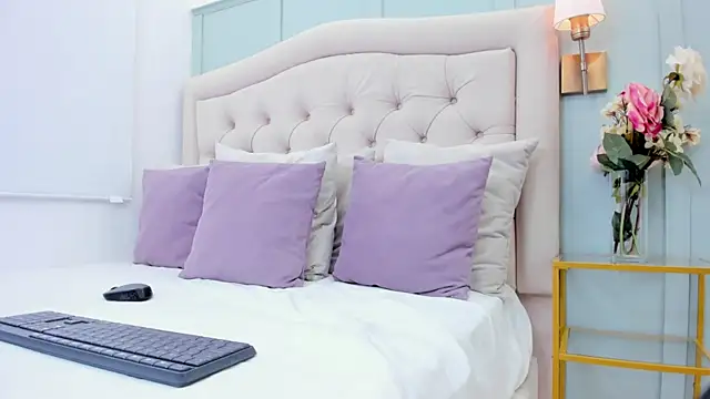 katia harrison  online show from October 22, 2:28 pm