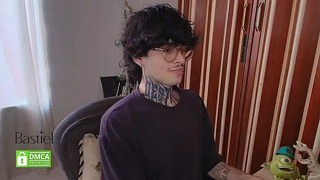 Snapshot of Mihail_leroy chatting on October 10, 8:19 pm Mihail leroy online show from October 10, 8:19 pm