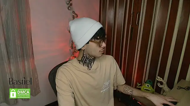 Snapshot of Mihail_leroy chatting on October 14, 1:39 am Mihail leroy online show from October 14, 1:39 am