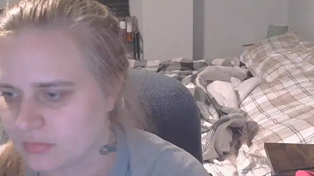 Snapshot of Sexyblonde12344 chatting on November 2, 11:40 pm Sexyblonde12344 online show from November 2, 11:40 pm