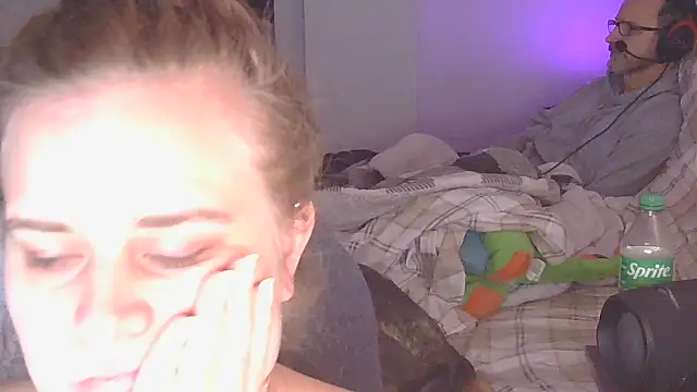 Snapshot of Sexyblonde12344 chatting on December 4, 4:59 pm Sexyblonde12344 online show from December 4, 4:59 pm